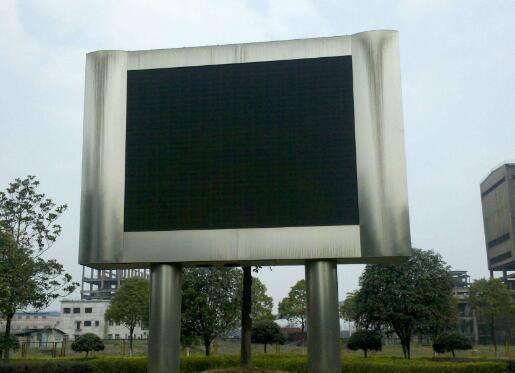 led顯示屏廣告車 戶外LED顯示屏日常維護(hù)不可不知的注意事項(xiàng)